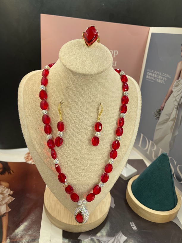 非金属玻璃项链 玻璃项链三件套项链时尚复古精美时尚红色