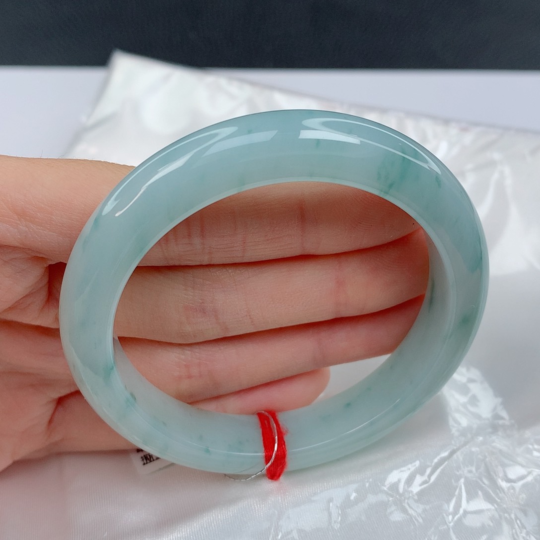 翡翠手镯未镶嵌54.8正圈秀气清新完整