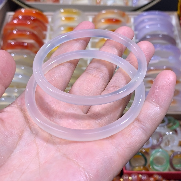 玛瑙/玉髓手镯未镶嵌