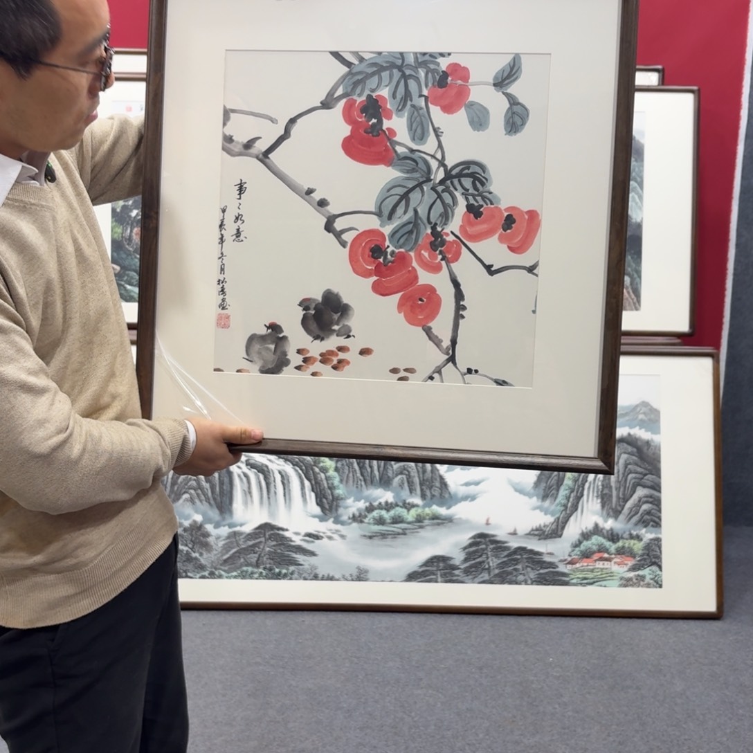 国画带框绘画作品