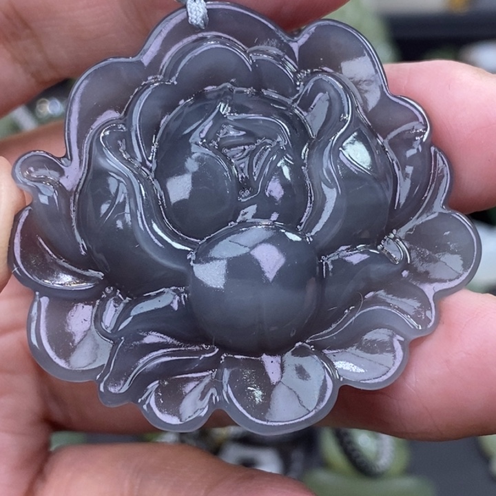 开***果和田玉未镶嵌颈饰