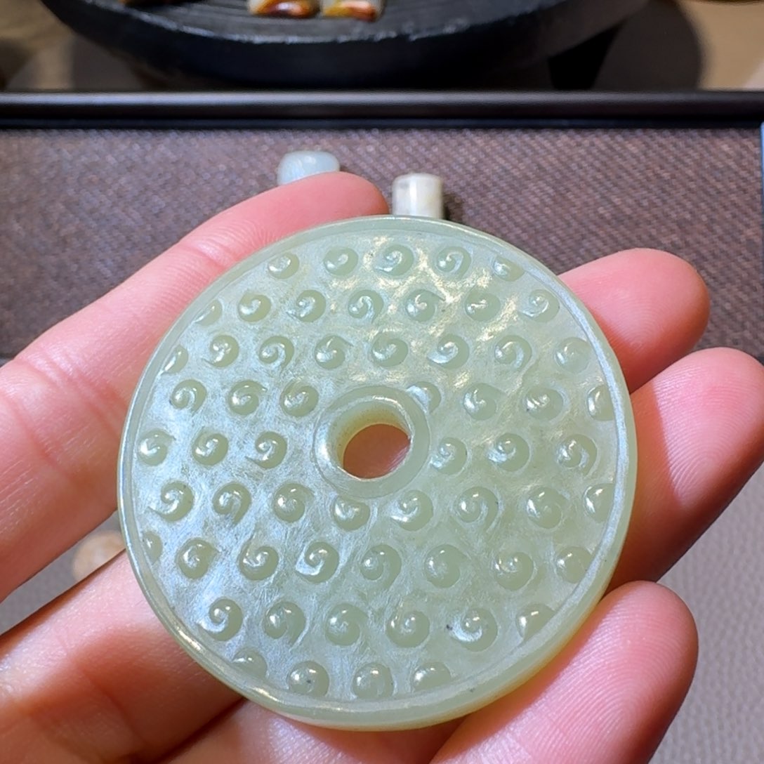 和田玉（糖玉）车挂未镶嵌二*万