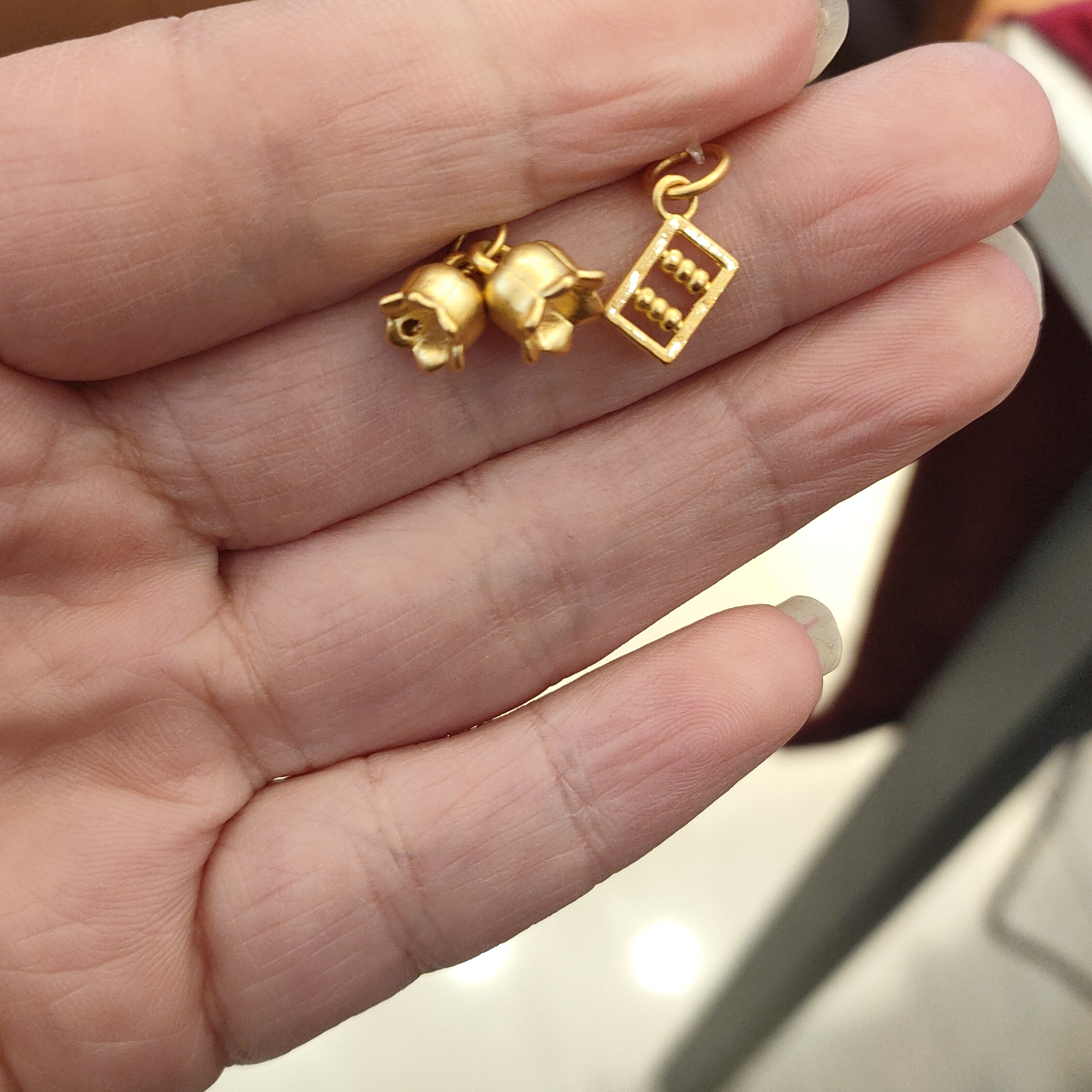 六桂福足金时尚铃兰花提溜