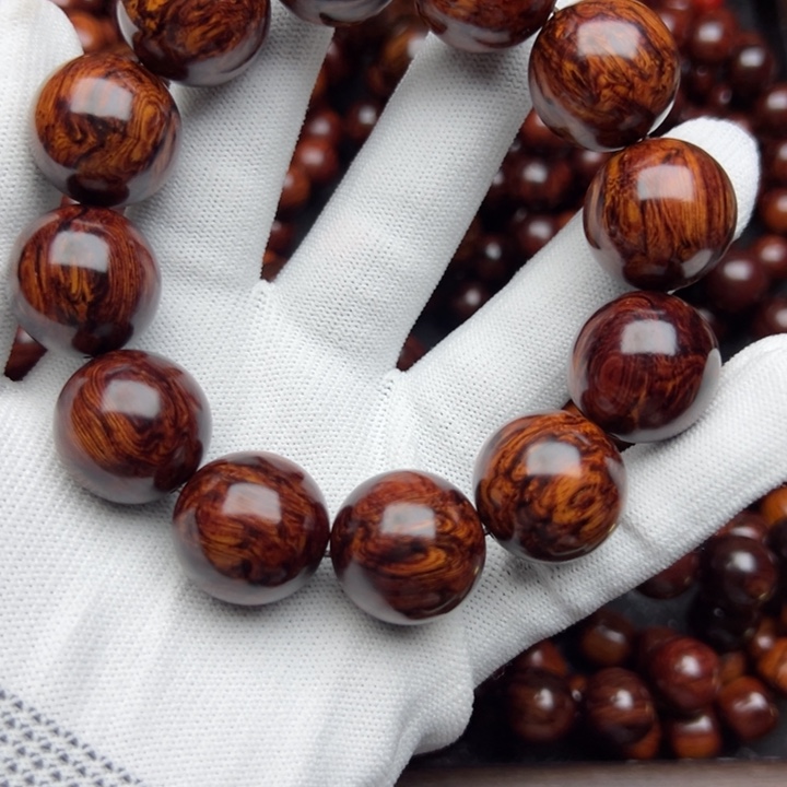 木用****3海南红降2.0黄油满芝麻纹精品一档