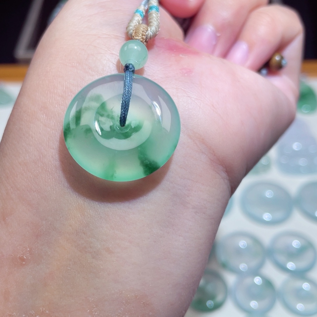 颈饰未镶嵌翡翠扣子