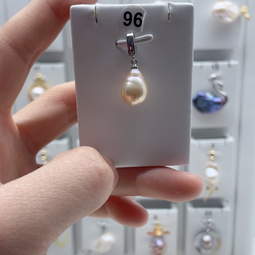 合金淡水珍珠颈饰