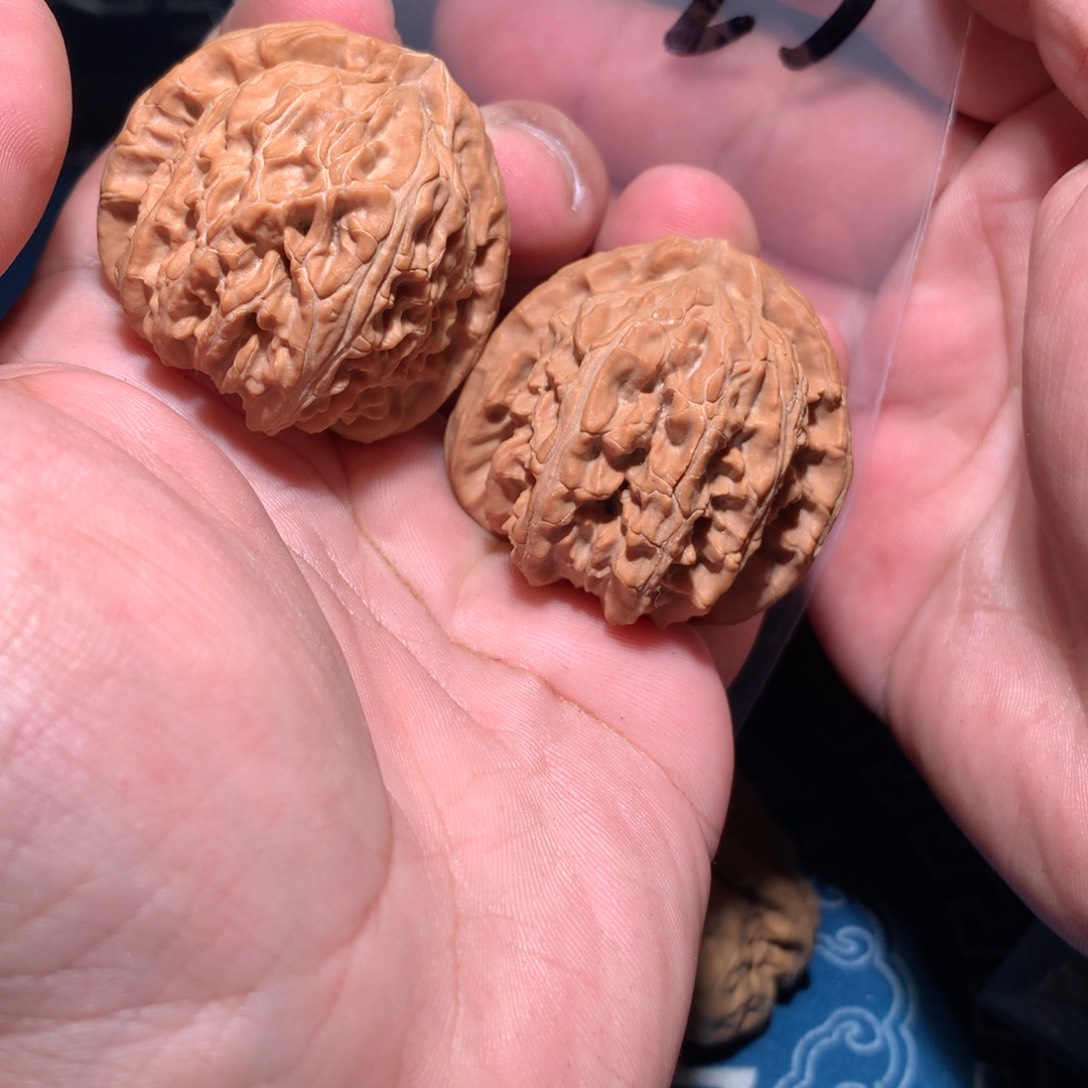 文玩核桃吊坠白狮子 25 