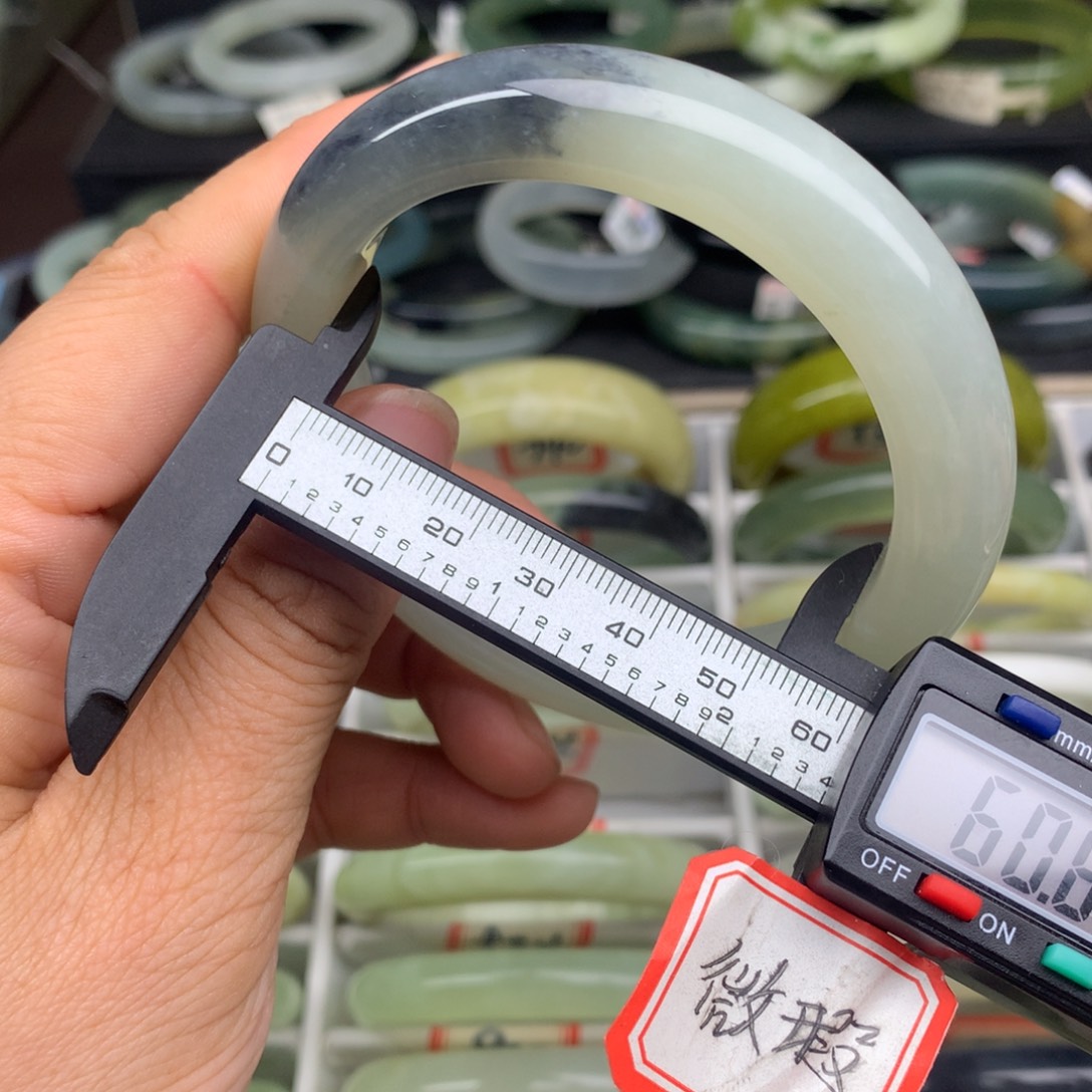 蛇纹石玉未镶嵌手镯936