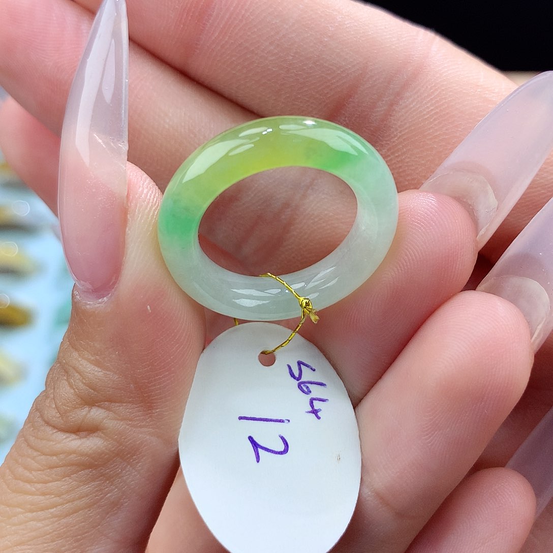 翡翠戒指未镶嵌12圈