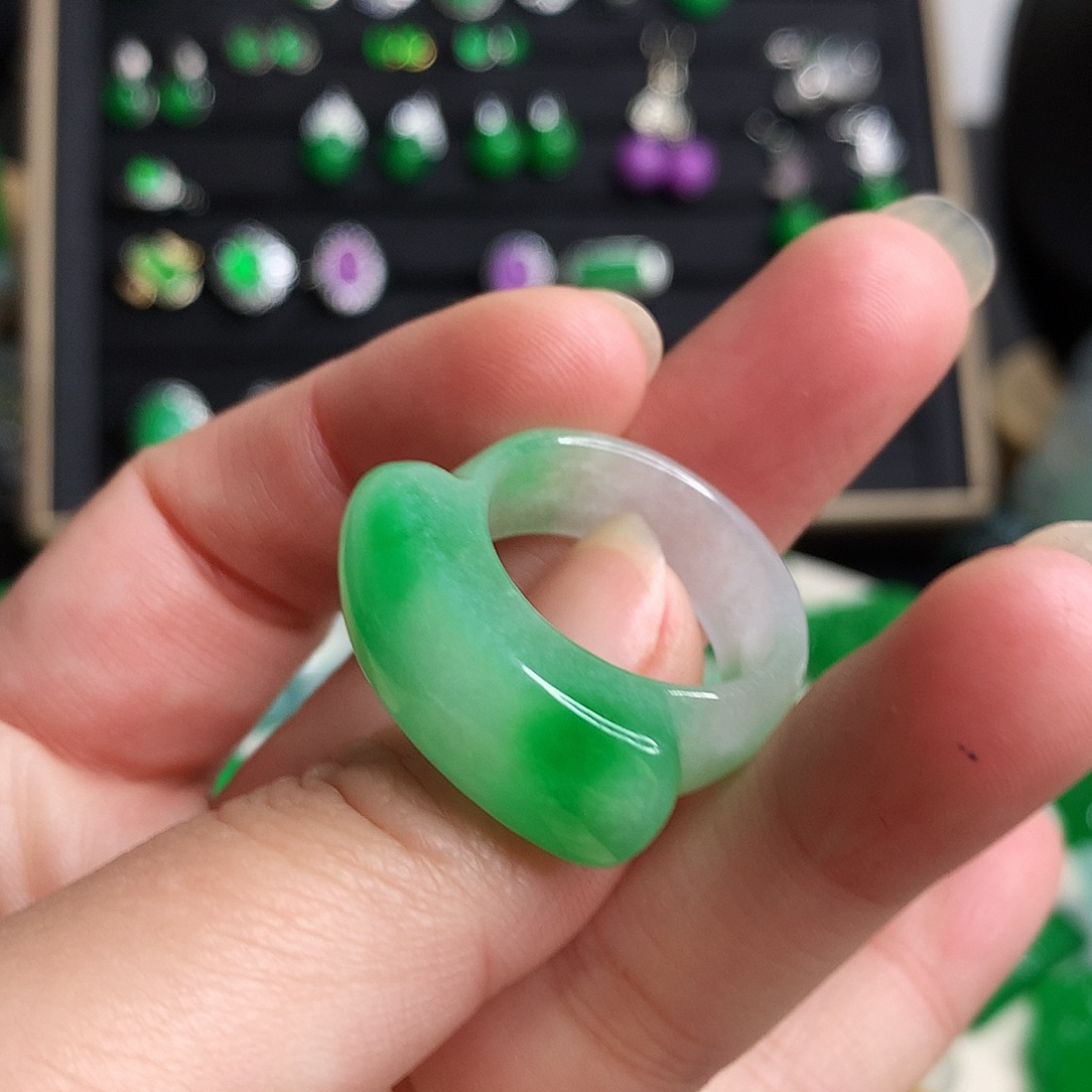 乐***@翡翠未镶嵌颈饰优化793