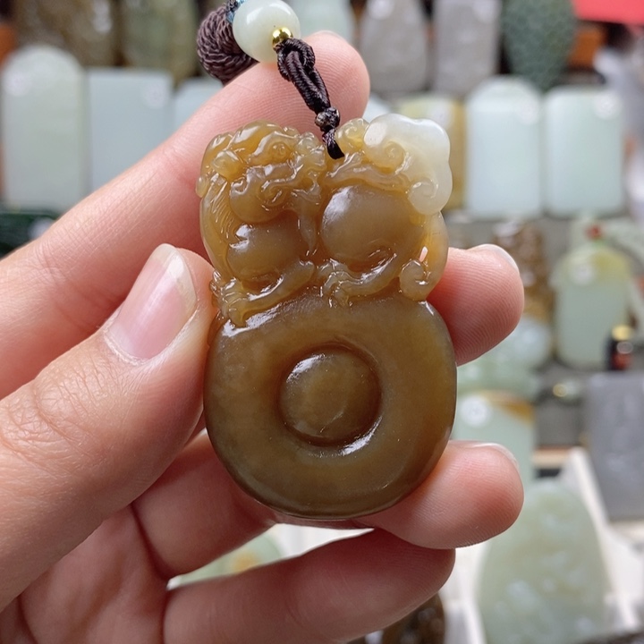 和田玉（糖玉）未镶嵌颈饰