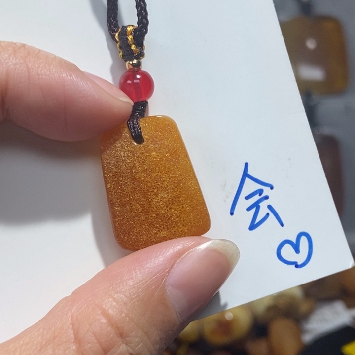 琥珀珠宝奇石未镶嵌