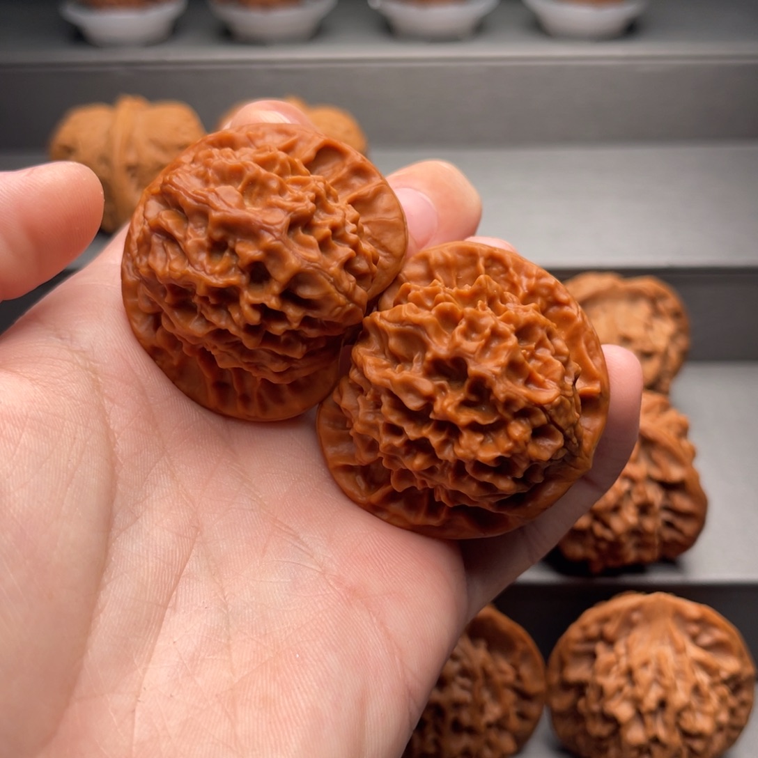 文玩核桃把件44野龙鳞