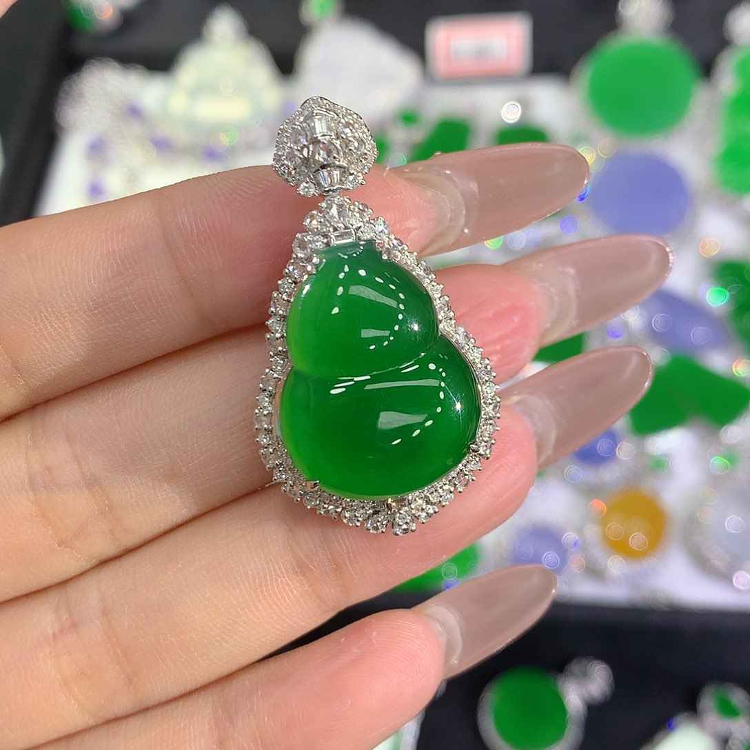 翡翠颈饰18K金镶嵌净**灵1111111111