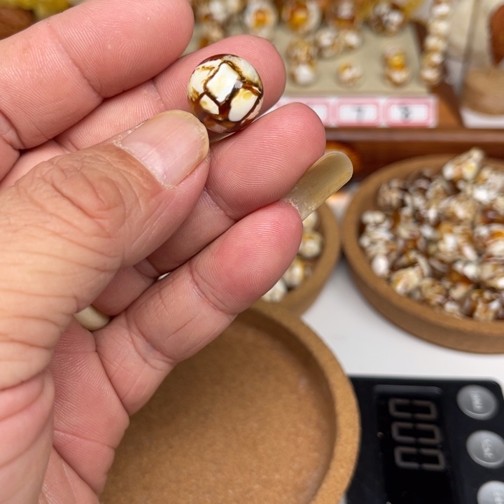 琥珀裸石未镶嵌432号