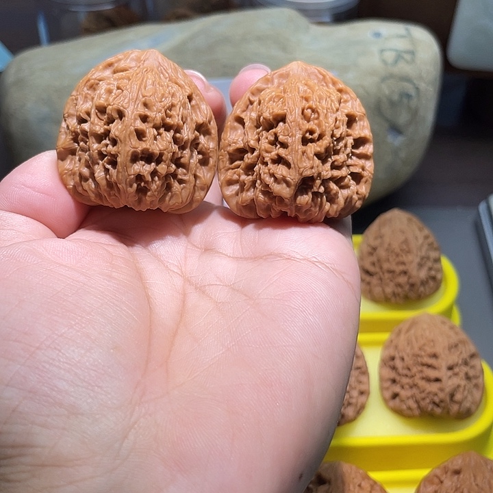 把件文玩核桃32号，40尺全品三角球疆