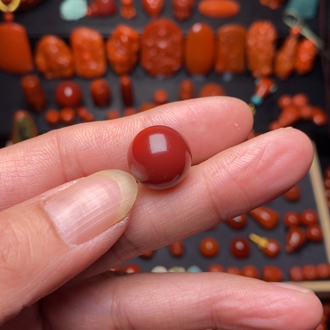 南红玛瑙牛血红单珠未镶嵌鳄*?