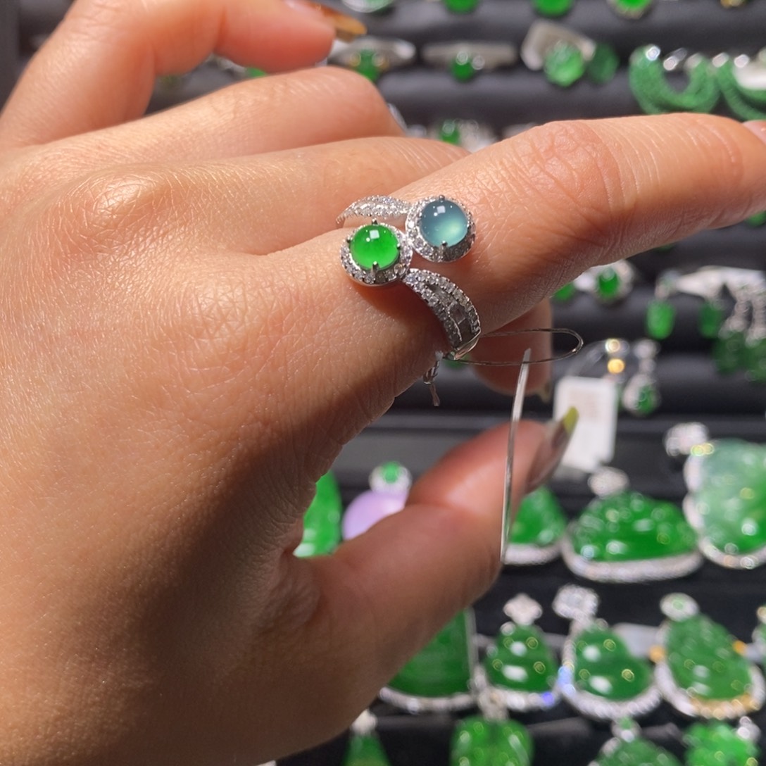 翡翠戒指银S925镶嵌蛋面戒指