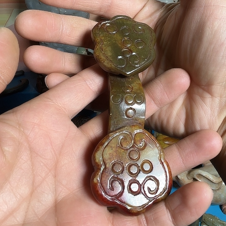 秀***师和田玉未镶嵌挂件