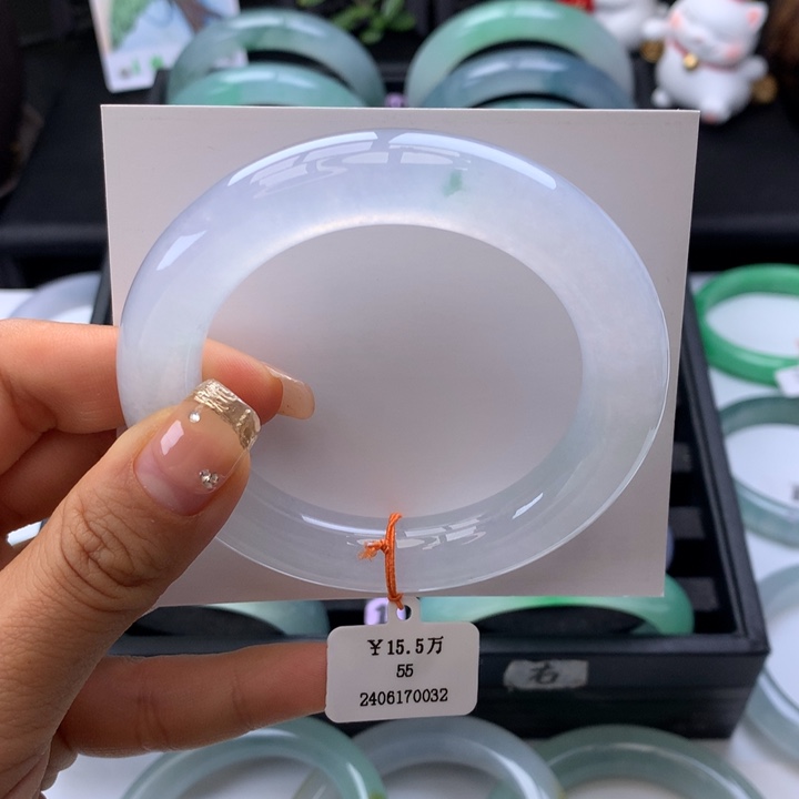 翡翠手镯未镶嵌圆条