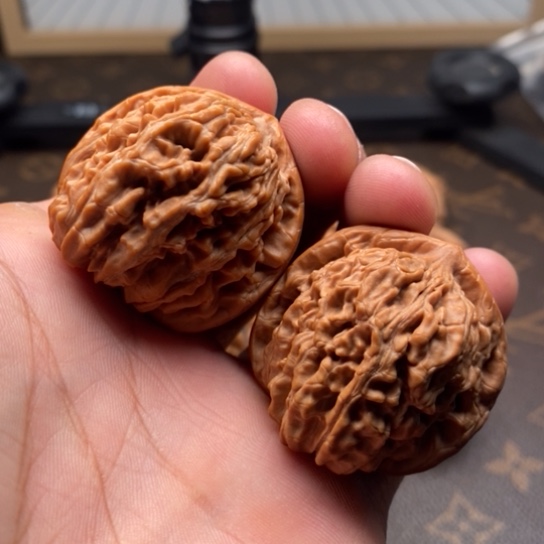 文玩核桃把件自**放四座楼
