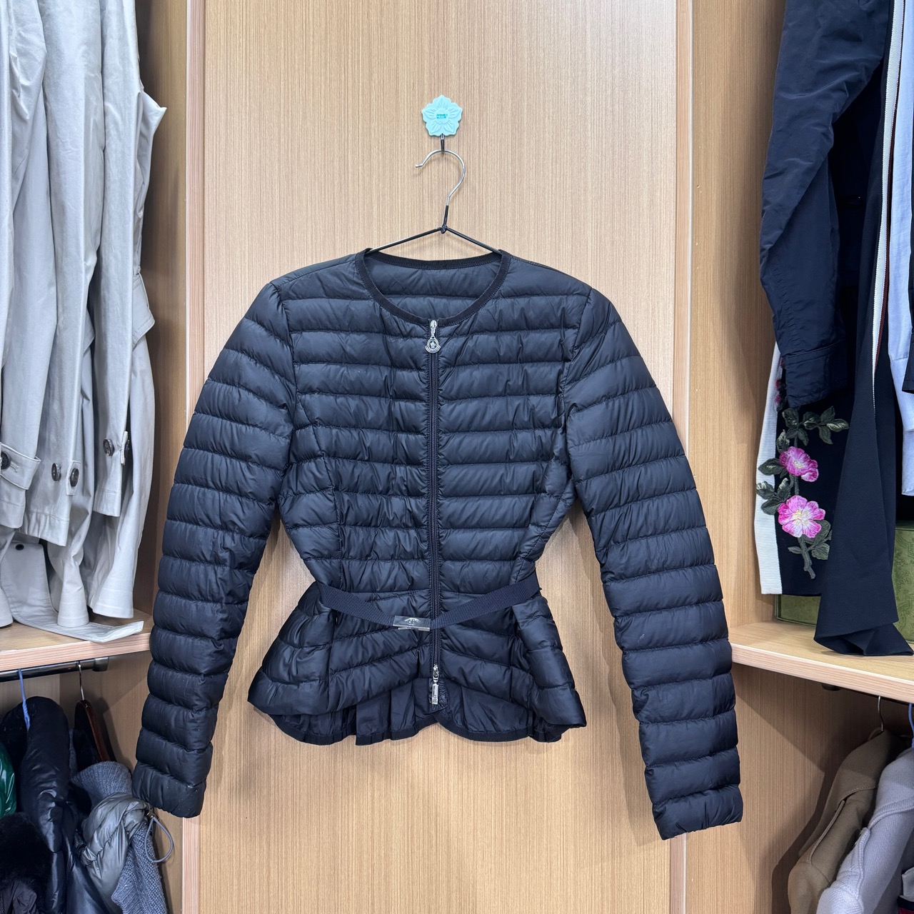 99新 MONCLER 14蒙口腰带羽绒服 I2901尺码:0