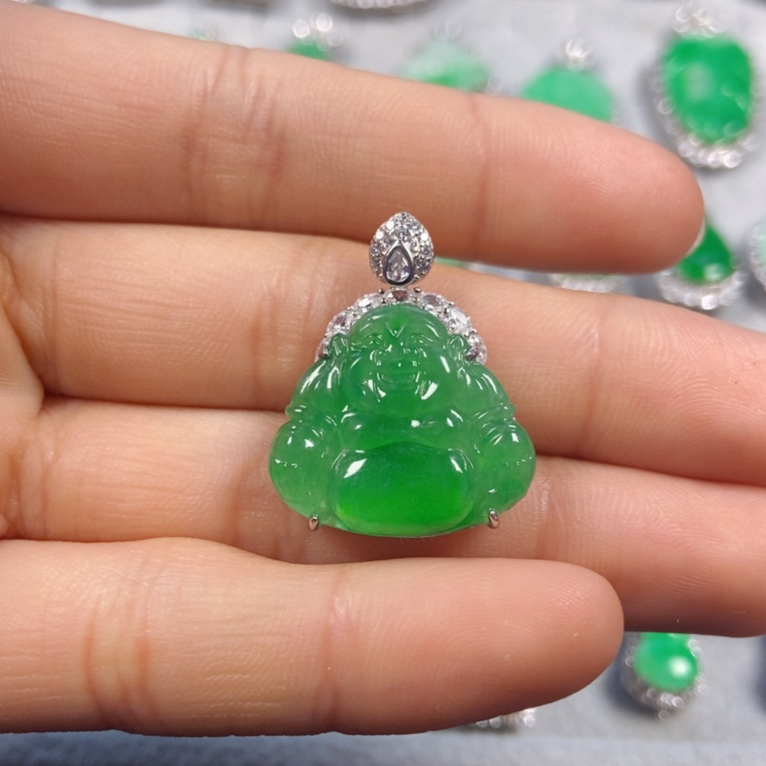 翡翠未镶嵌颈饰佛公