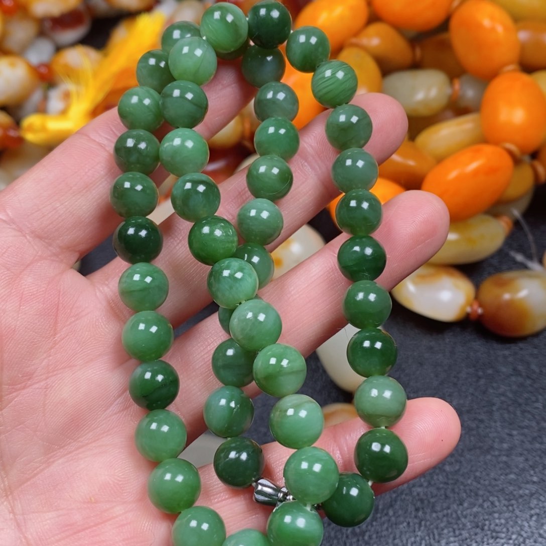 和田玉颈饰未镶嵌