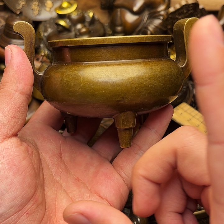 精美铜器做工精湛 