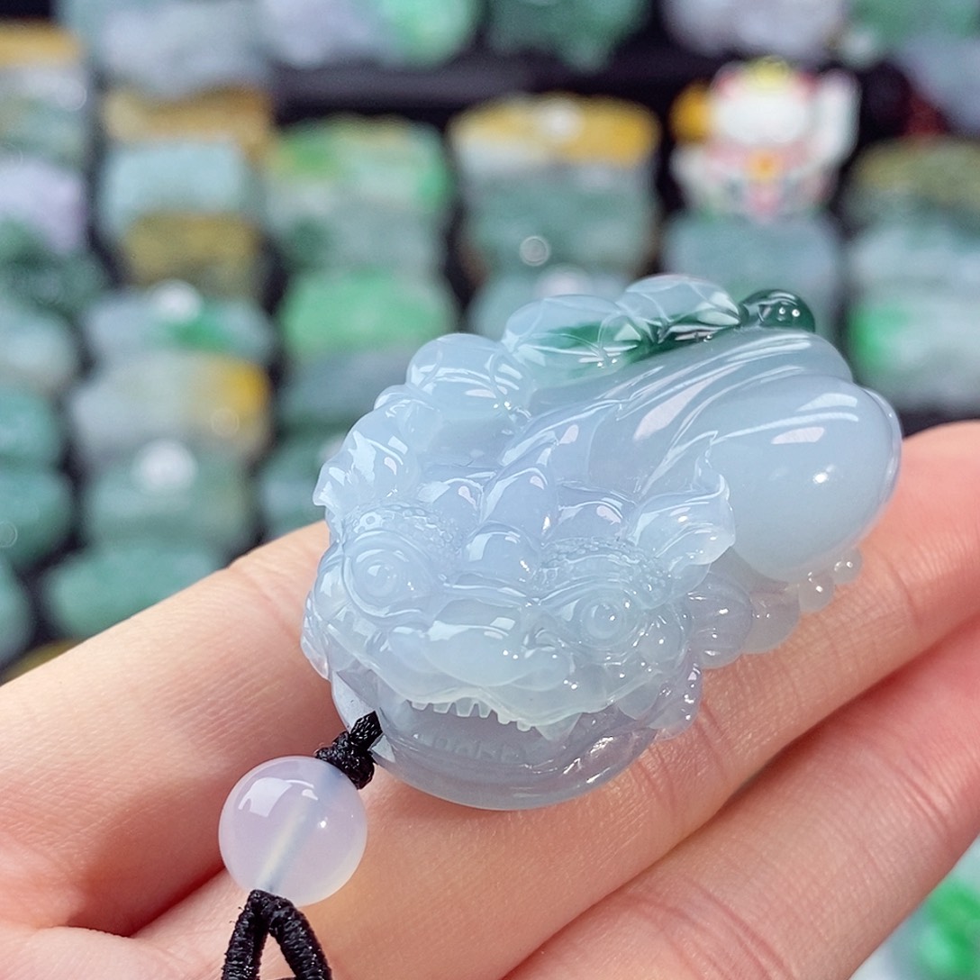 颈饰未镶嵌翡翠天然