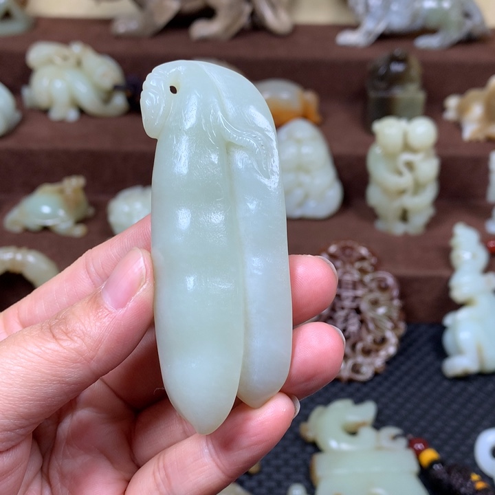 和田玉未镶嵌把件