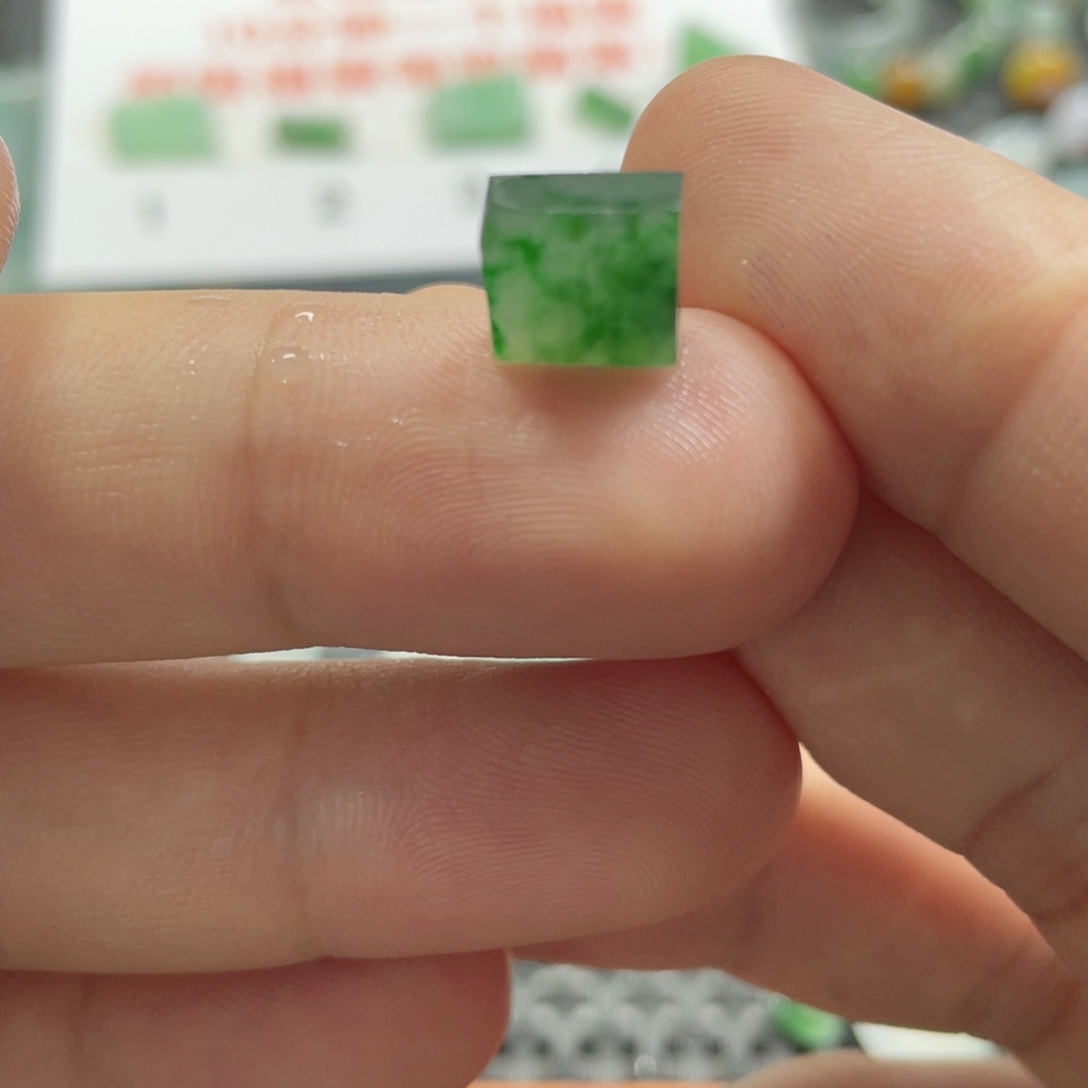 未镶嵌定制翡翠翡翠