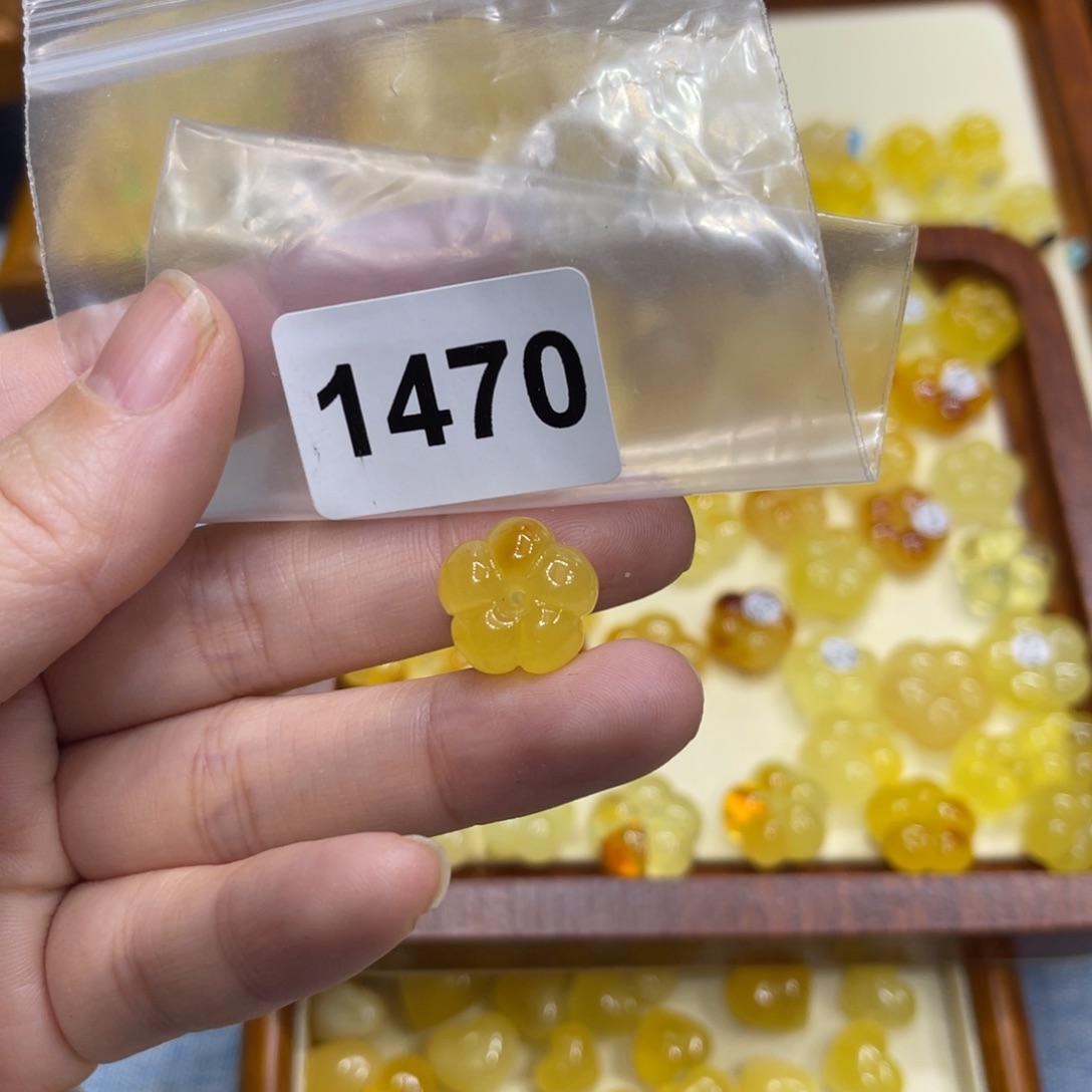 琥珀珠宝奇石未镶嵌