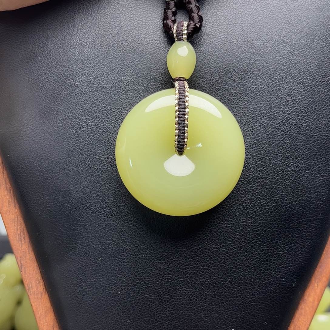 糠***松和田玉未镶嵌颈饰