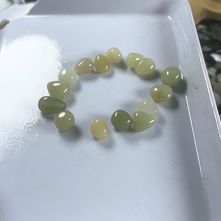 和田玉（糖玉）和田玉边角料9K金镶嵌香**痕