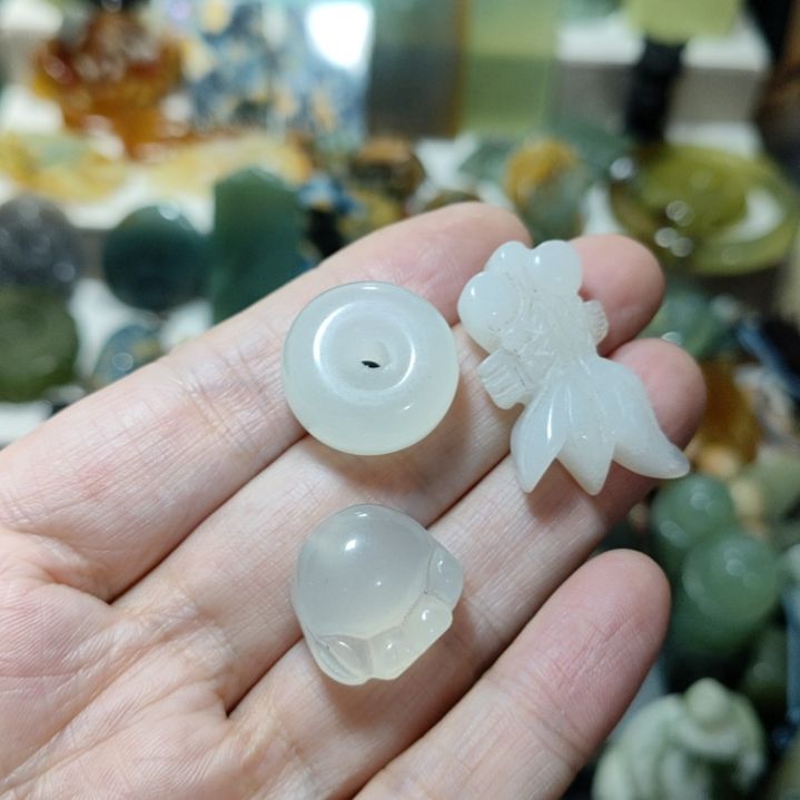 岫玉未镶嵌挂坠款式