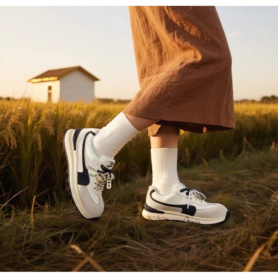 C8830  白黑色 百搭厚底板鞋女款夏季2025新款增高透气小白鞋