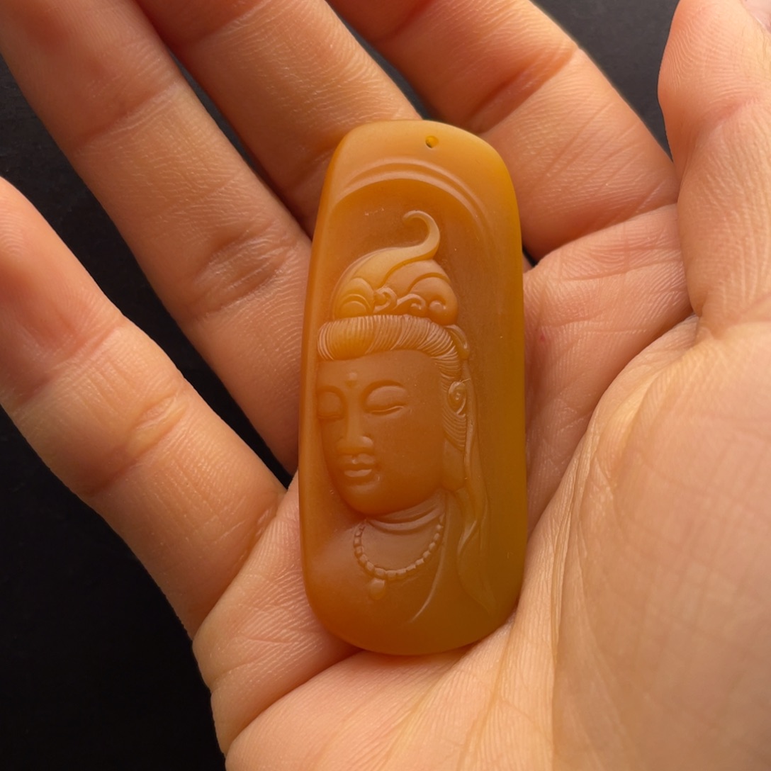 石英质玉黄蜡石挂件未镶嵌擎*