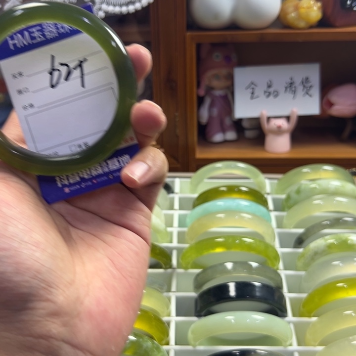 蛇纹石玉未镶嵌手镯408