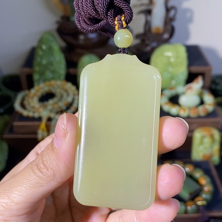 吊坠(赠链)未镶嵌和田玉溤*