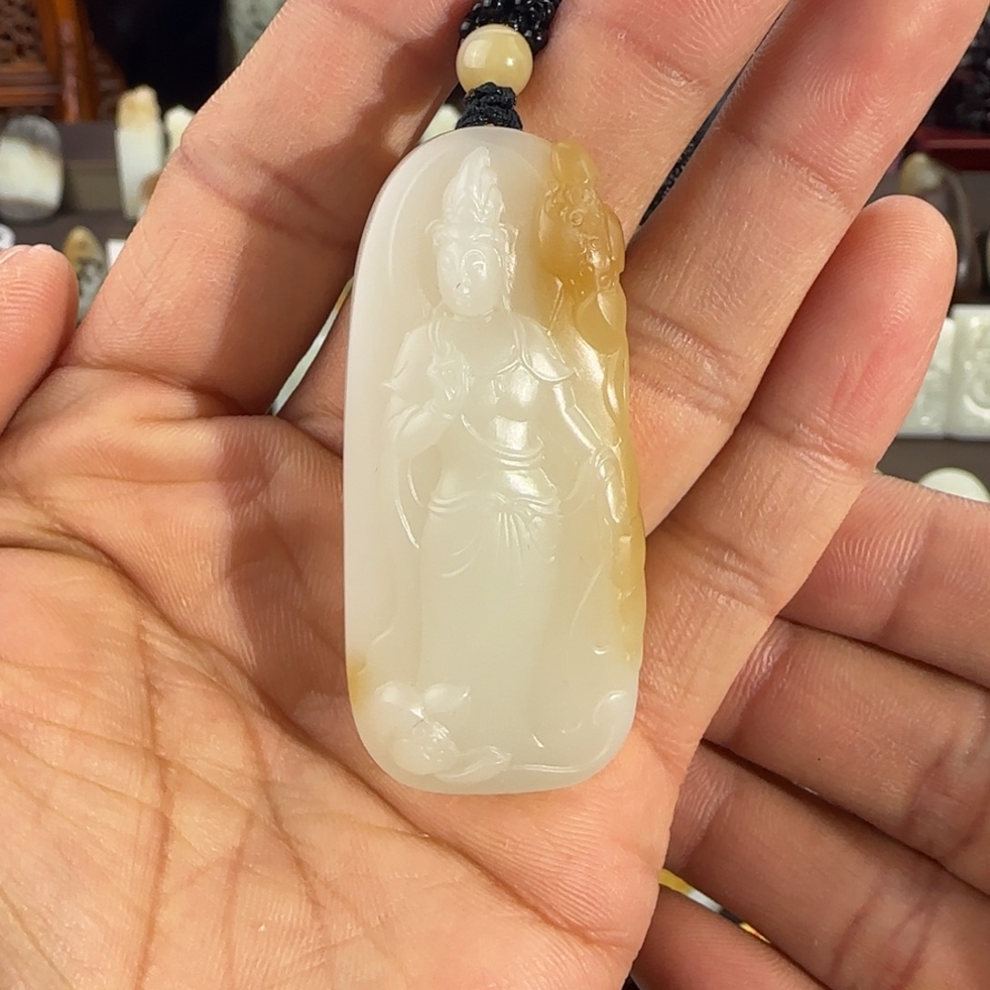 和田玉（糖玉）未镶嵌颈饰