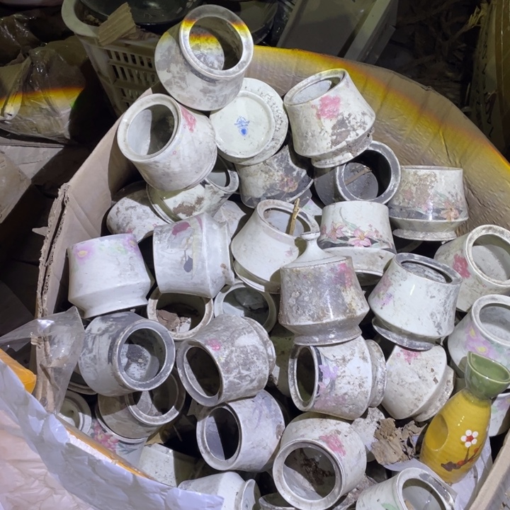 摆件随机发四个糖缸。  