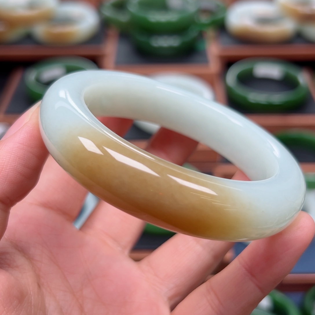 未镶嵌手镯和田玉（糖玉）