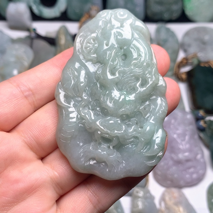 翡翠未镶嵌颈饰龙牌38