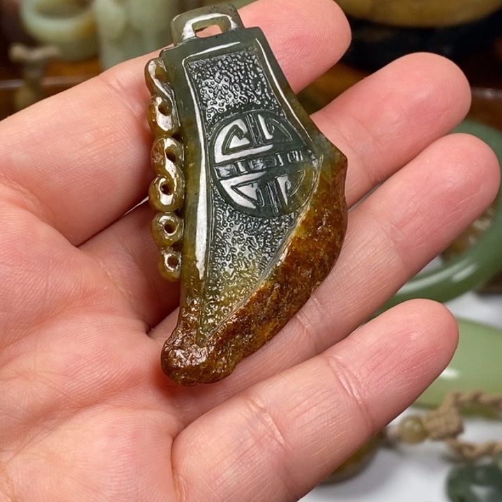 玲***玲岫岩河磨玉（透闪石质玉）未镶嵌颈饰