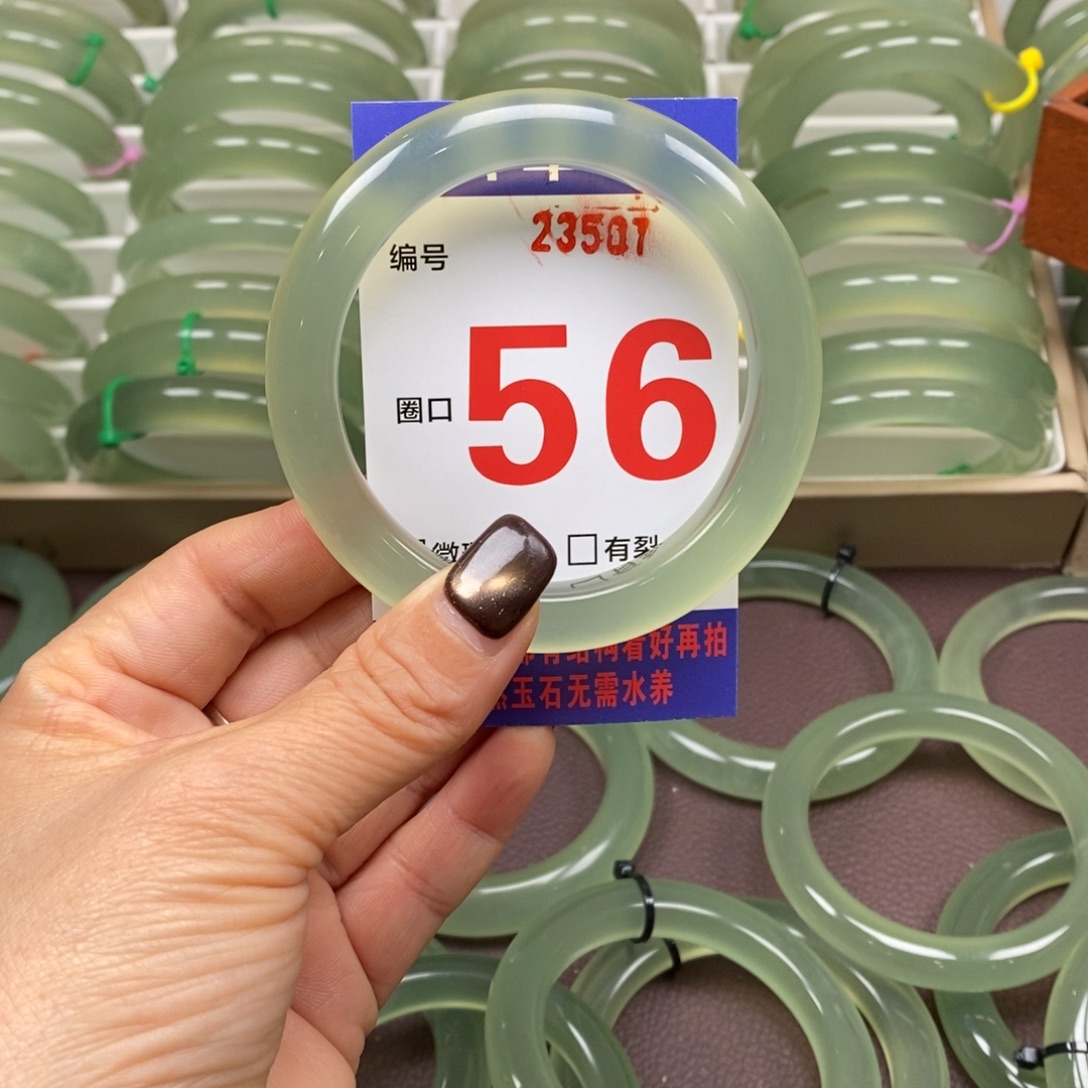 亲***.蛇纹石玉未镶嵌手镯