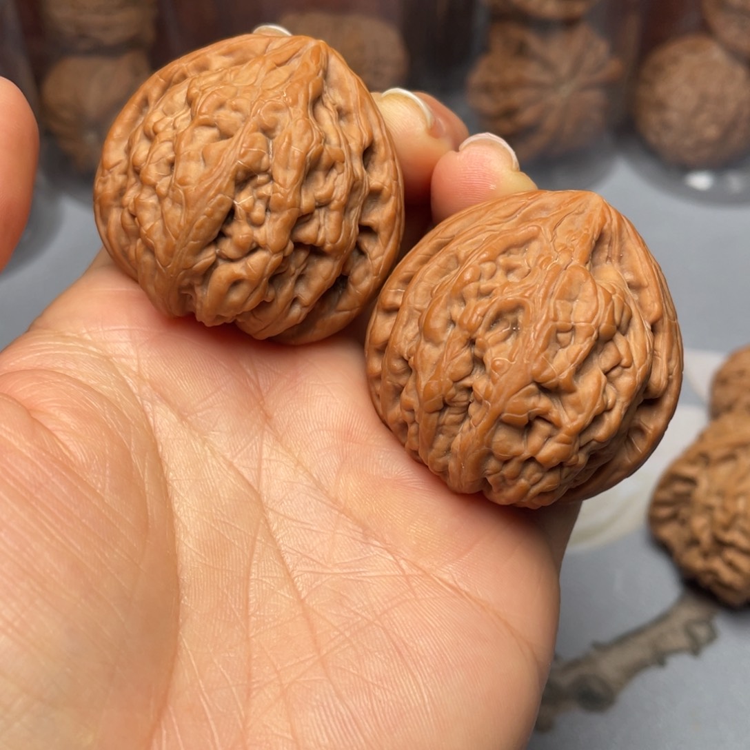 【闪购商品】文玩核桃吊坠虎头王……