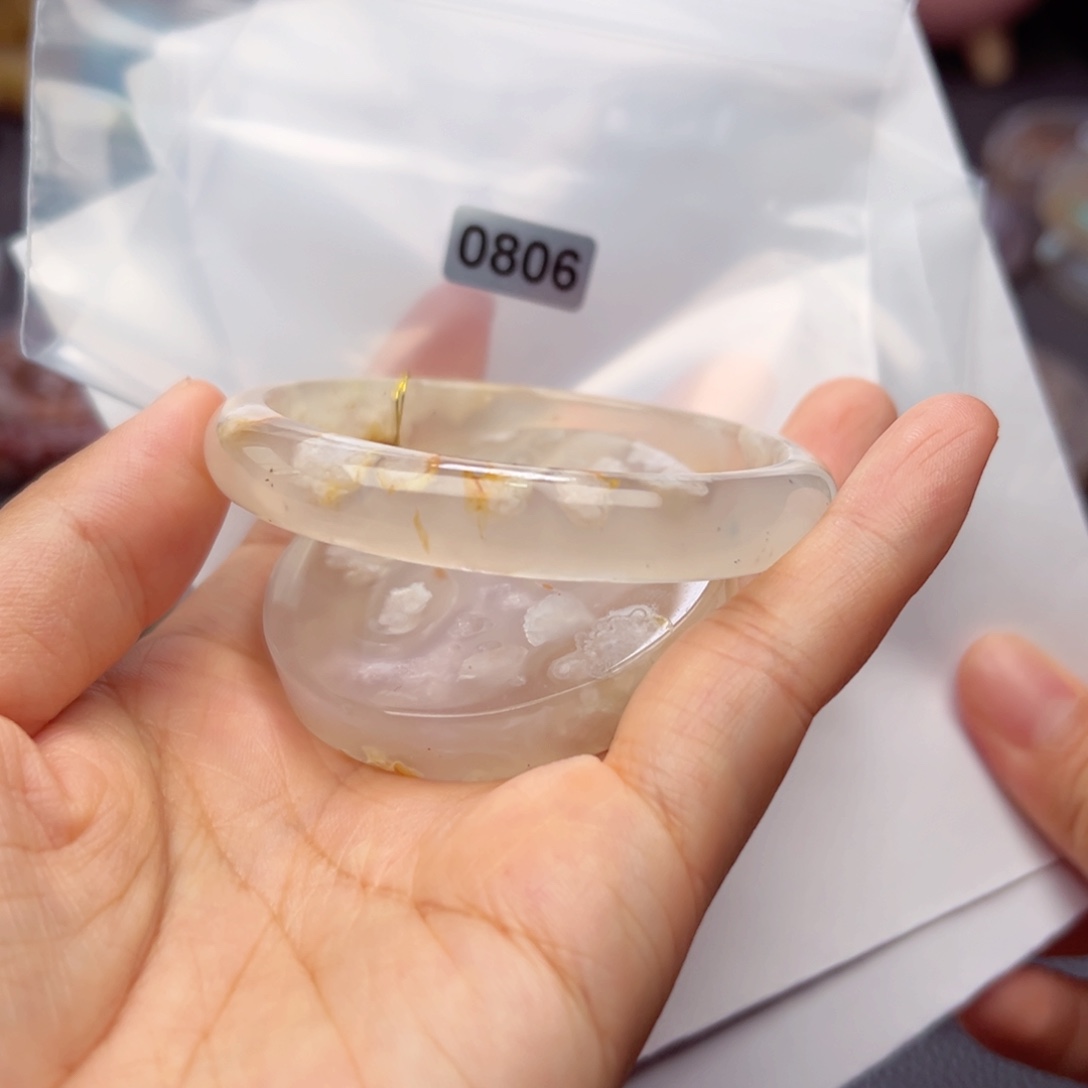 未镶嵌手镯玛瑙/玉髓本****?