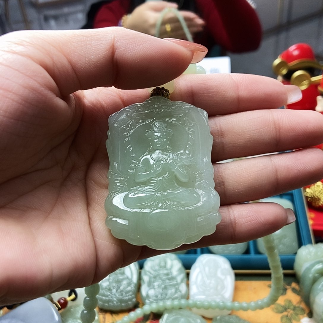 和田玉颈饰未镶嵌沉*