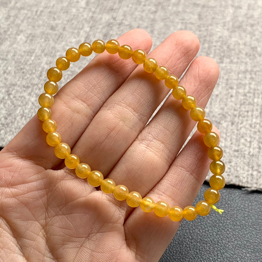 天然A货缅甸翡翠 黄翡手串 尺寸：4.7/5.1 37颗